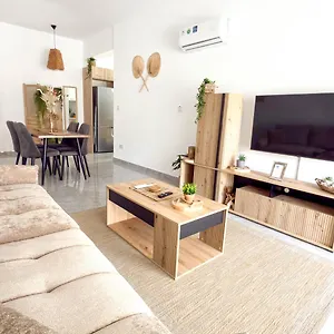 Coastal Getaway Apartament Larnaca